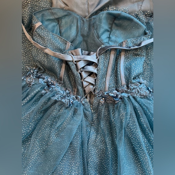 NWOT Prom dress - tulle style in blue/green - size 4 - Picture 4 of 4